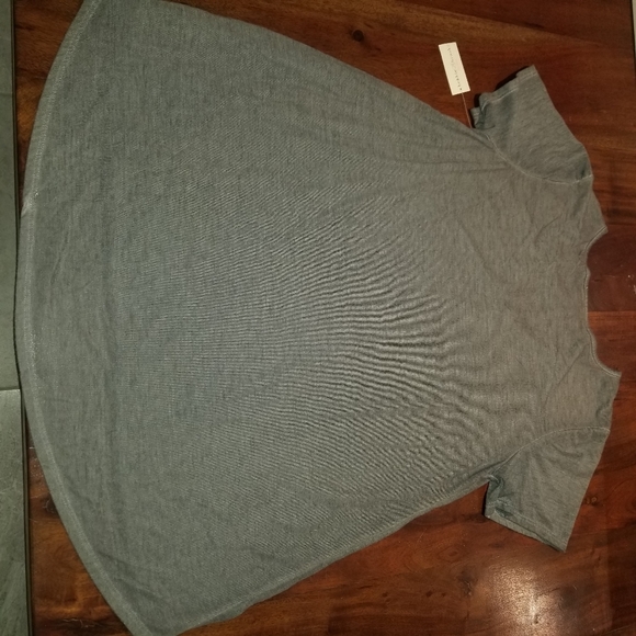 NEW Bobbie Brooks Grey Cross Tee - Picture 3 of 3